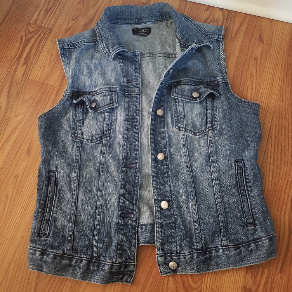 bebe vintage made in USA denim vest sz M medium wash pockets Y2K trendy